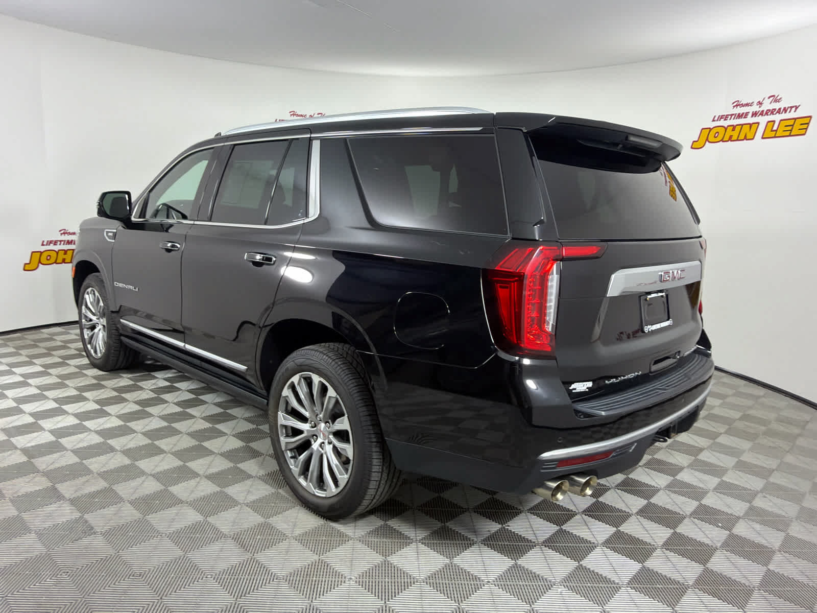 Used 2023 GMC Yukon Denali AWD/4WD image 3