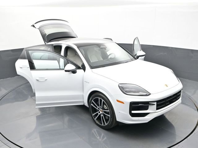 New 2026 Porsche Cayenne E-Hybrid Coupe image 33