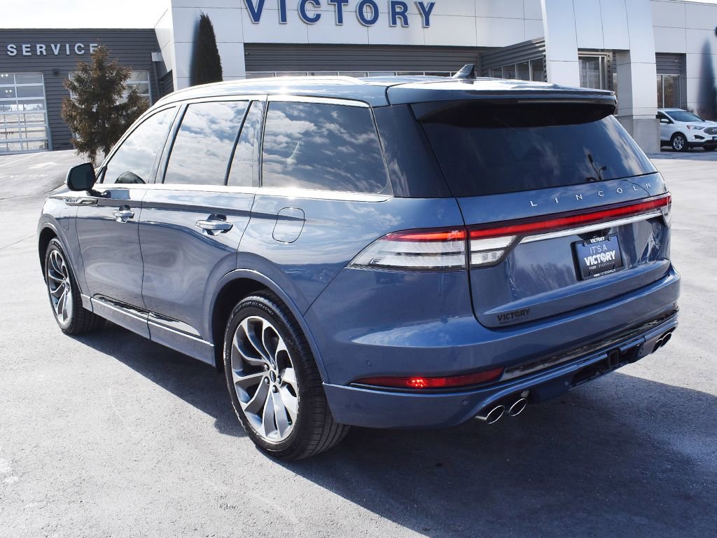 Used 2021 Lincoln Aviator Grand Touring w/ Equipment Group 301A AWD/4WD image 3