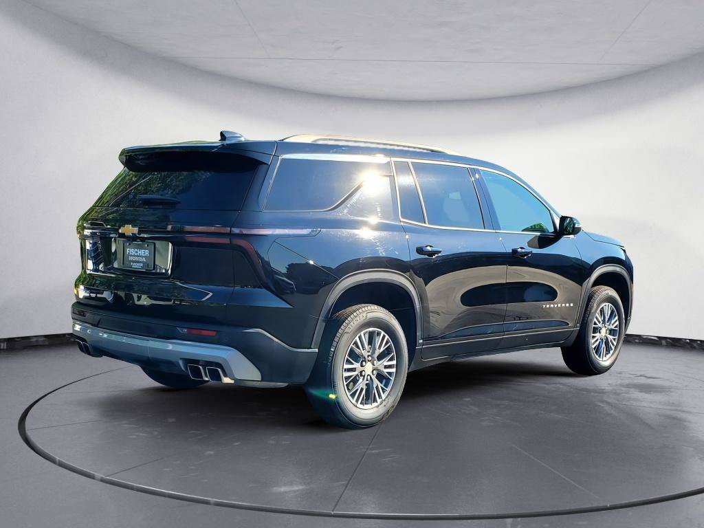 Used 2025 Chevrolet Traverse LT FWD image 3