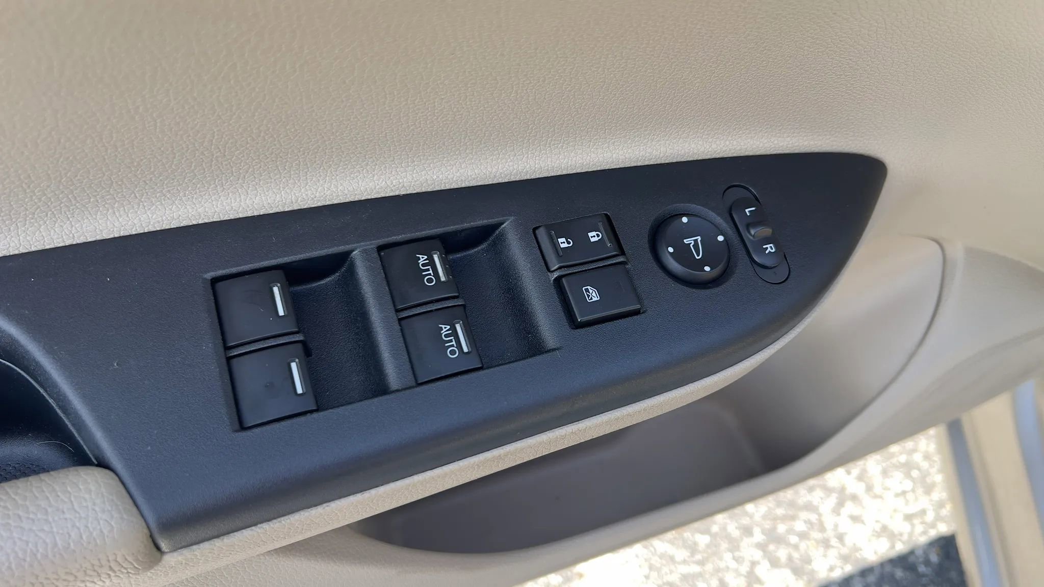 Used 2016 Honda Accord EX-L image 16