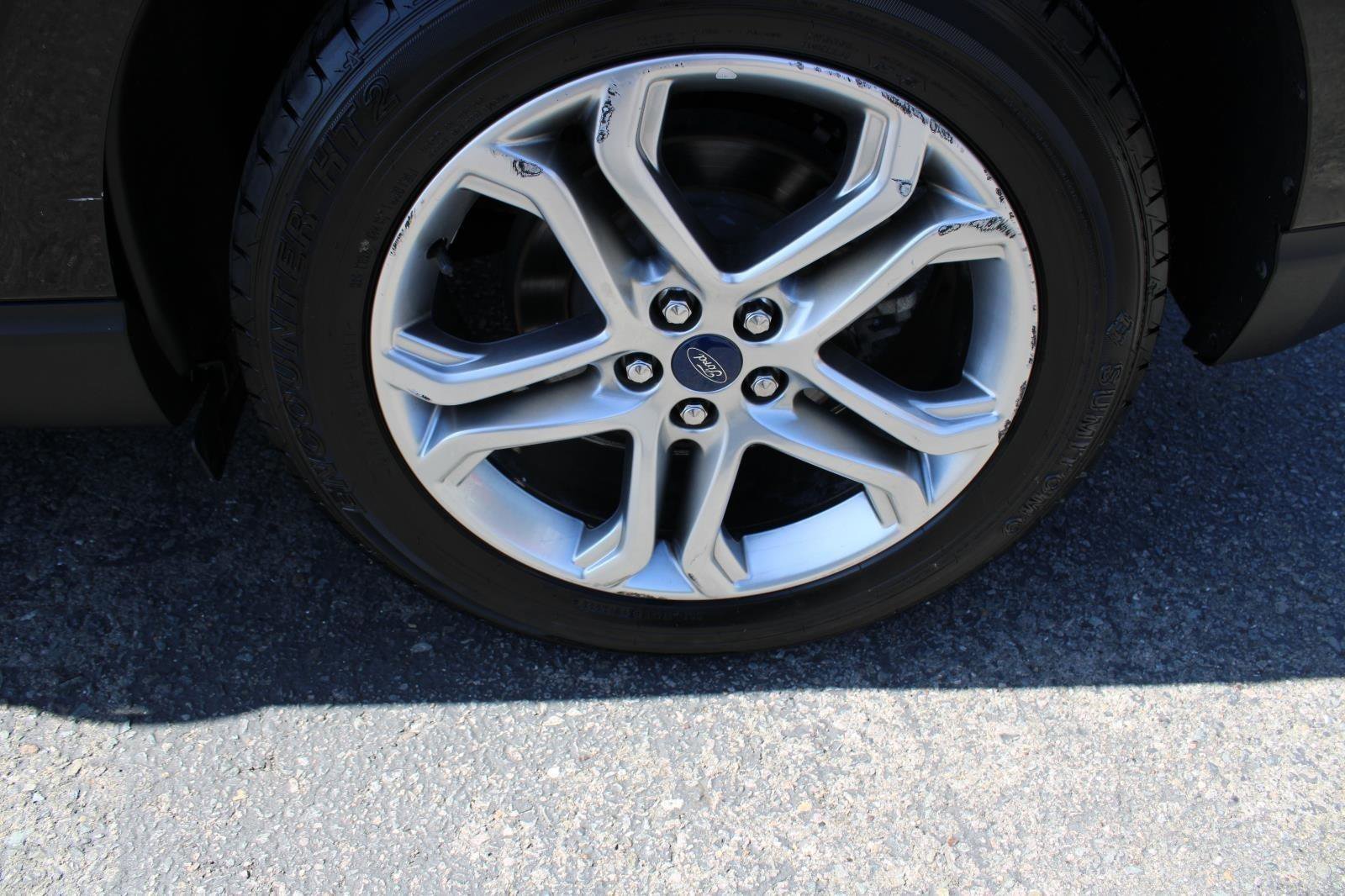 Used 2017 Ford Edge Titanium image 11