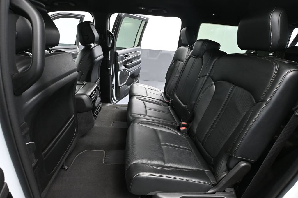Used 2023 Jeep Wagoneer Series II AWD/4WD image 31
