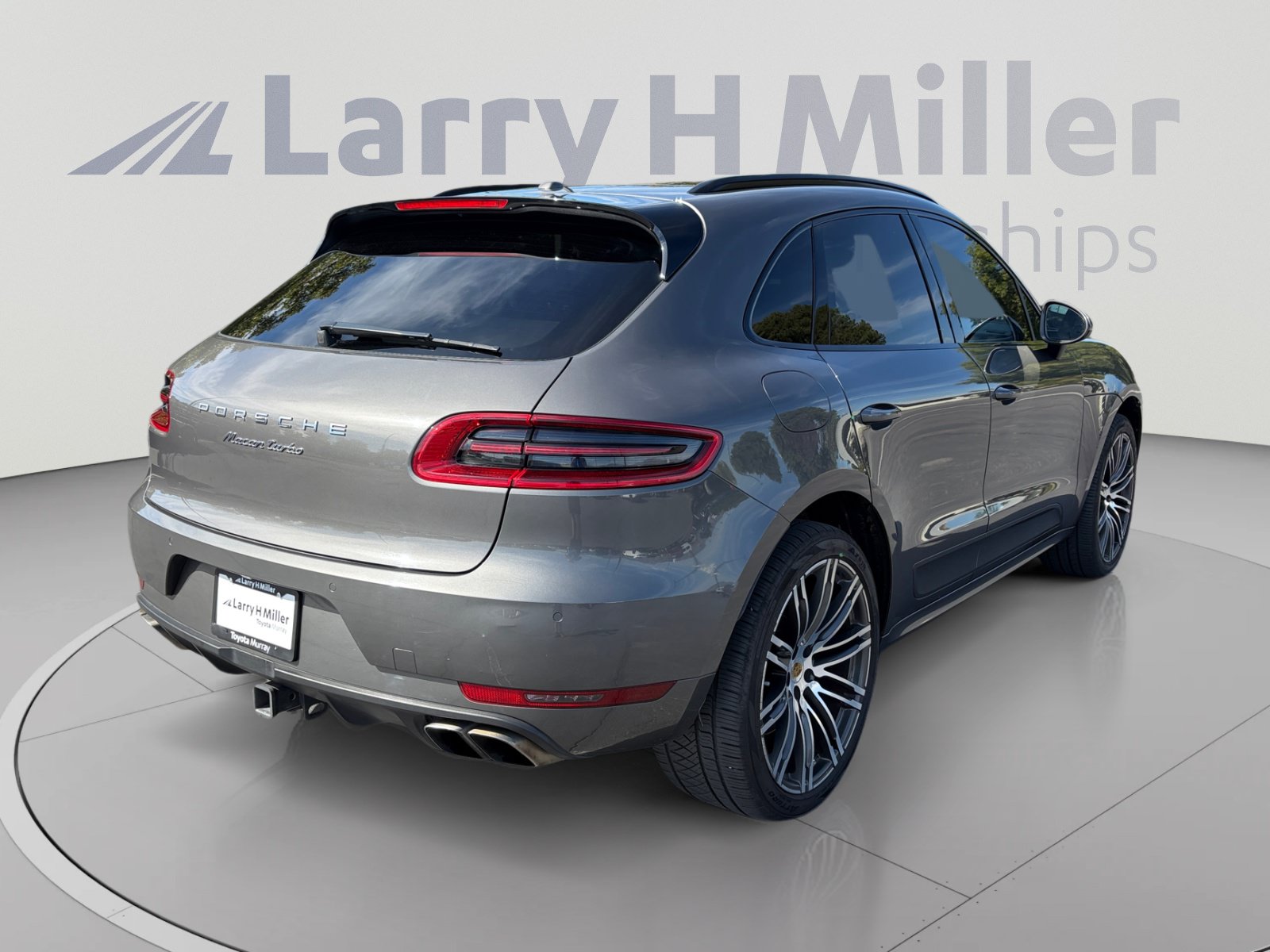 Used 2016 Porsche Macan Turbo AWD/4WD image 5