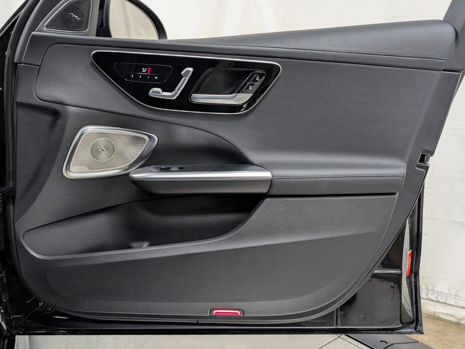 Used 2023 Mercedes-Benz C 300 Sedan image 23