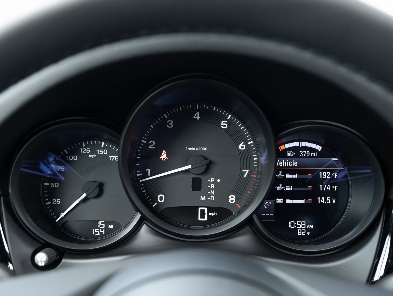 Certified 2025 Porsche Macan image 14