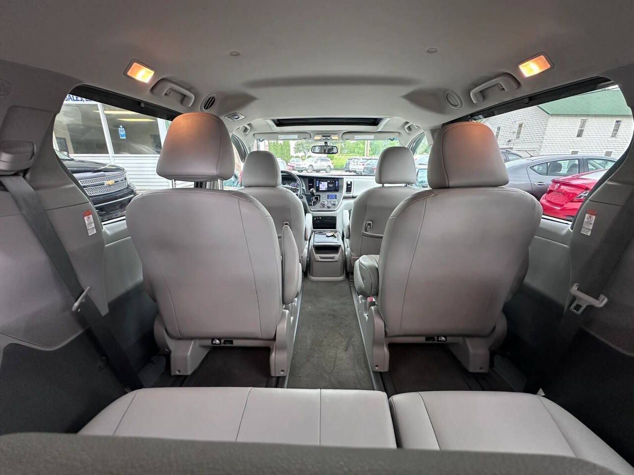 Used 2017 Toyota Sienna XLE w/ XLE Navigation Package AWD/4WD image 18