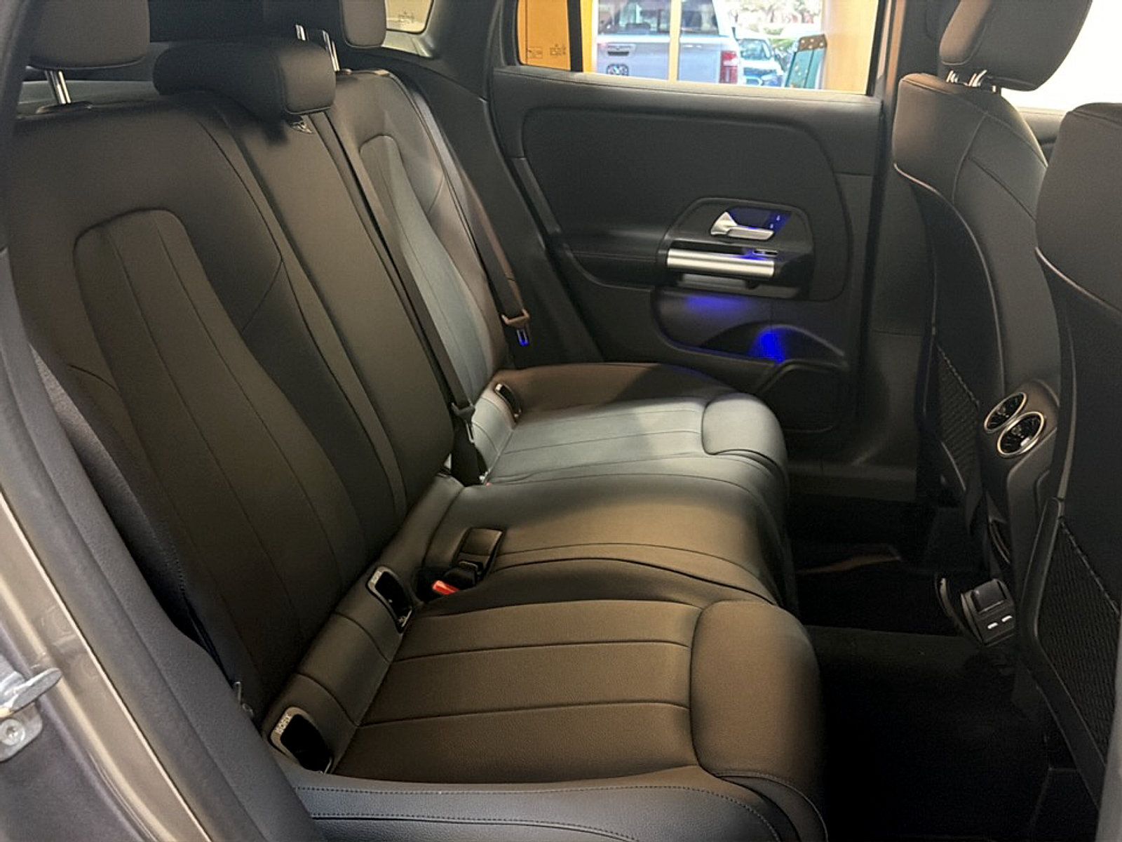 Used 2025 Mercedes-Benz GLA 250 image 13
