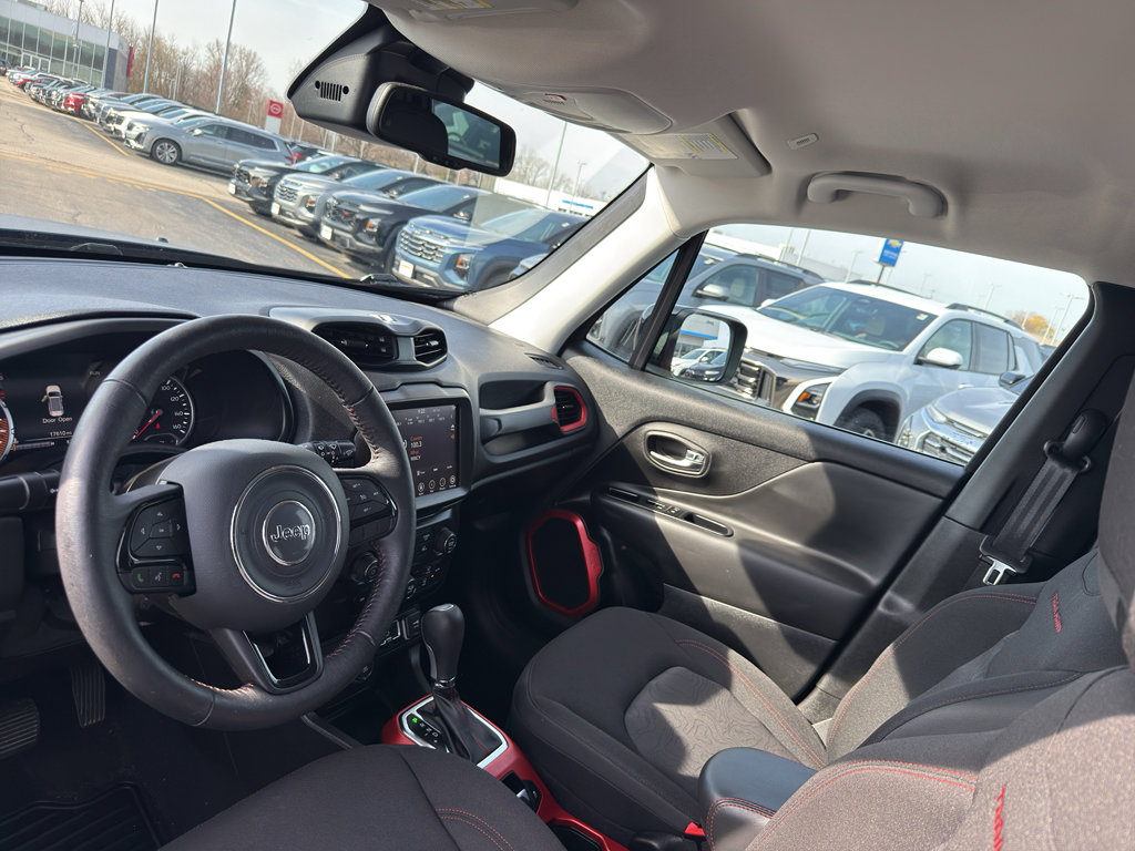 Used 2022 Jeep Renegade Trailhawk AWD/4WD image 25