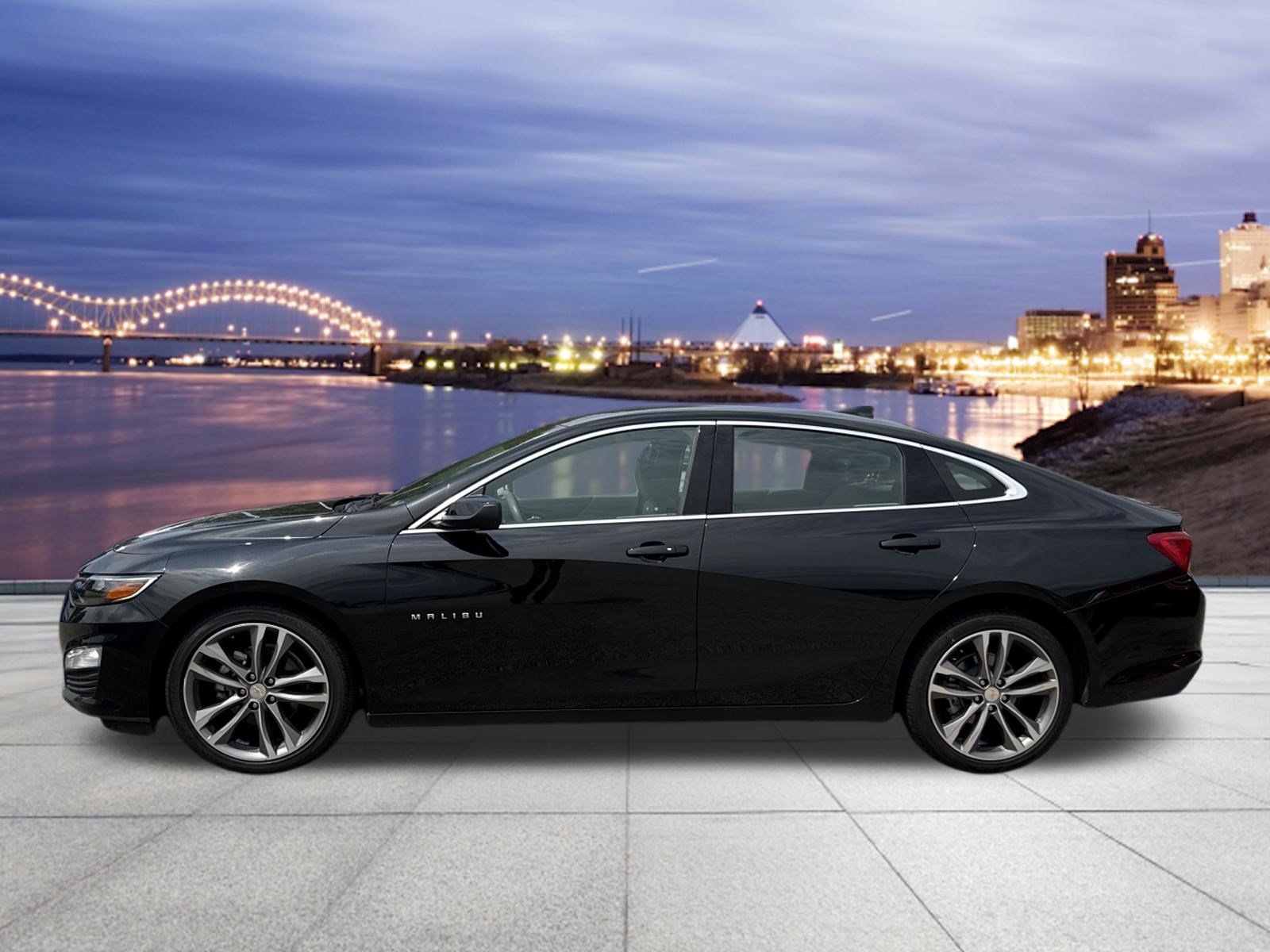 Used 2025 Chevrolet Malibu LT FWD image 2