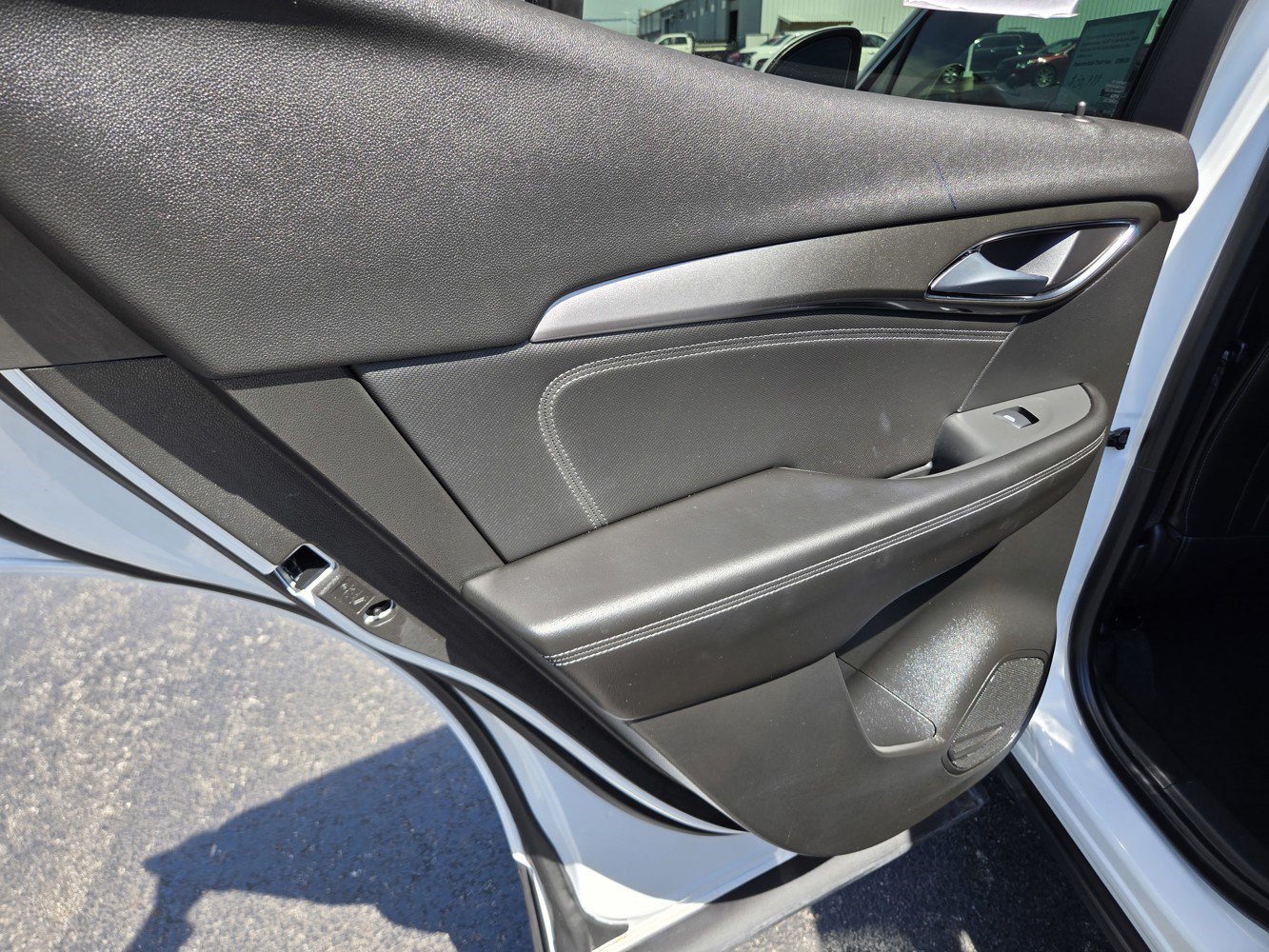 Certified 2025 Buick Envision Preferred AWD/4WD image 36