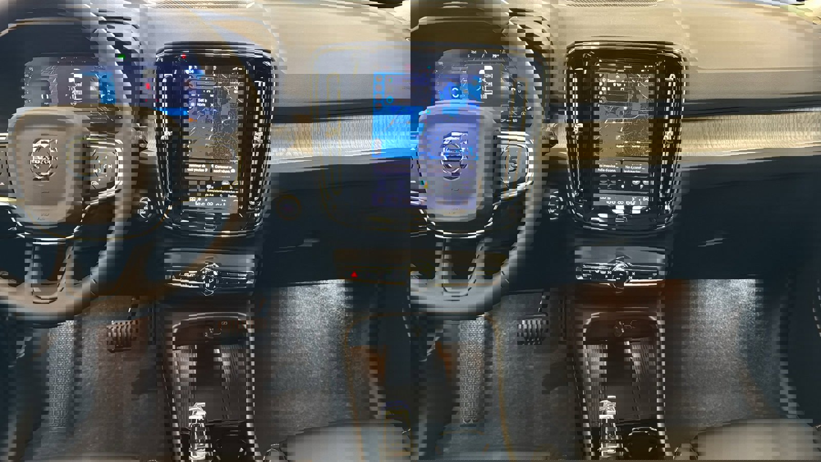 Used 2026 Volvo XC40 B5 Ultra w/ Protection Package Premier image 11