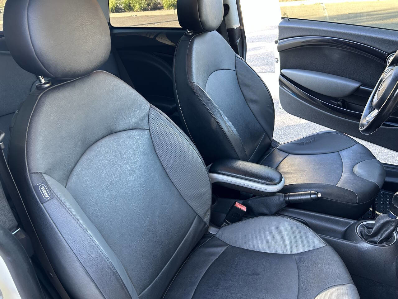 Used 2009 MINI Cooper S w/ Premium Pkg image 19