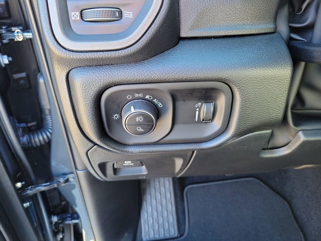 New 2026 RAM 1500 Express RWD image 11