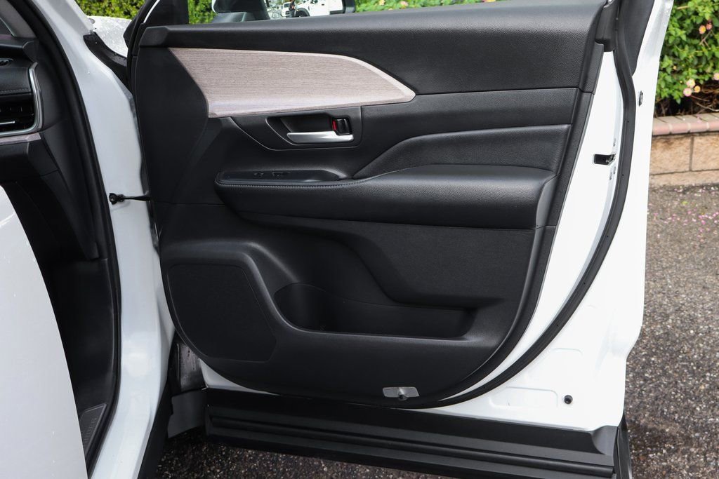 Used 2024 Toyota Grand Highlander Limited image 51