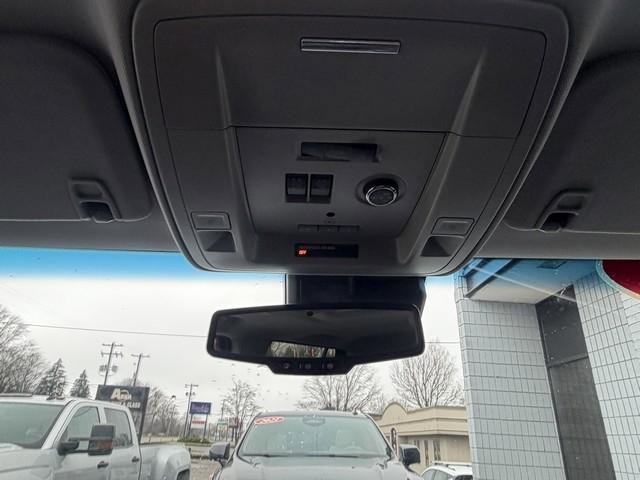 Used 2016 Chevrolet Suburban LT image 24