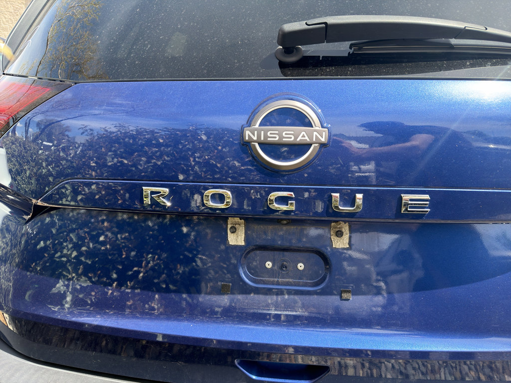 Used 2023 Nissan Rogue S image 7