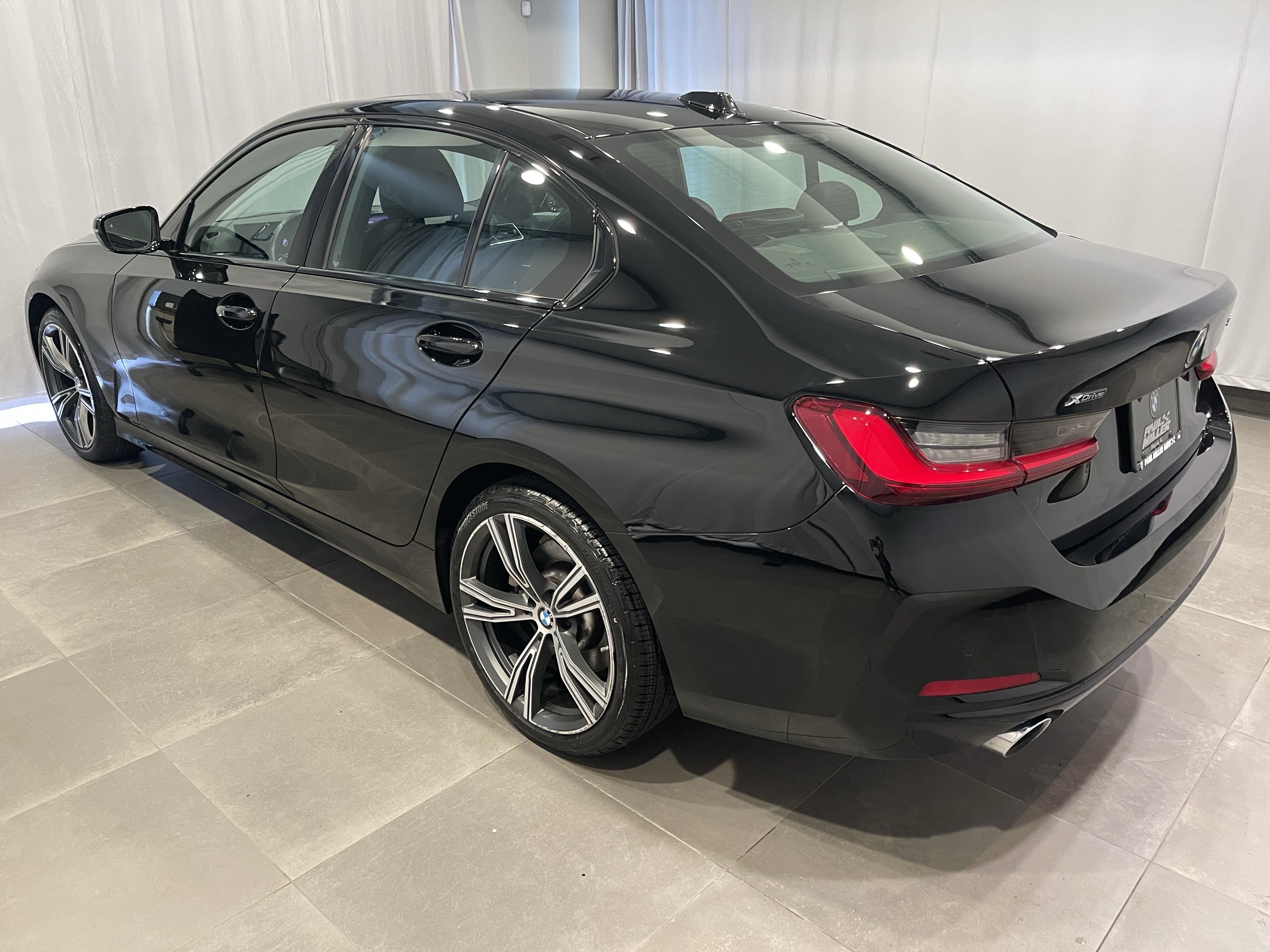 Certified 2023 BMW 330i xDrive Sedan w/ Driving Assistance Package AWD/4WD image 4