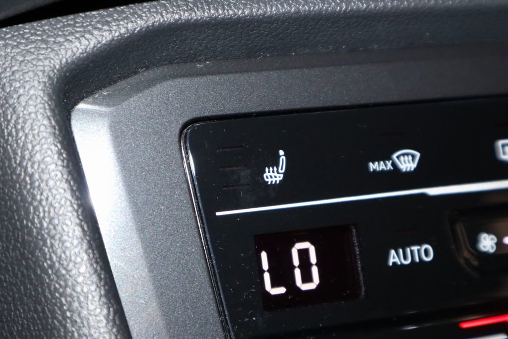 Used 2022 Volkswagen Tiguan SEL R-Line image 5