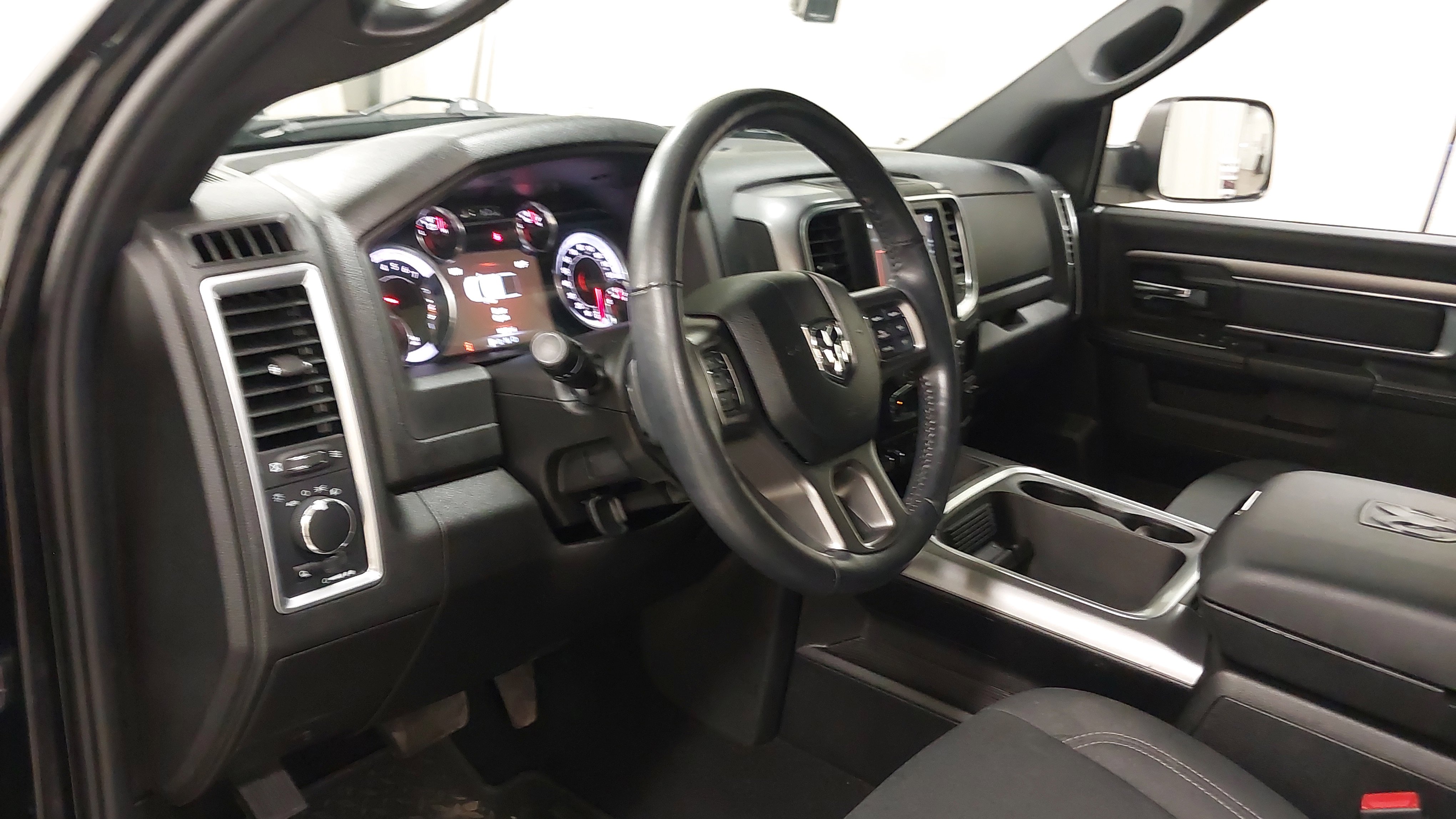 Used 2024 RAM 1500 Classic Warlock w/ Trailer Tow Group image 18