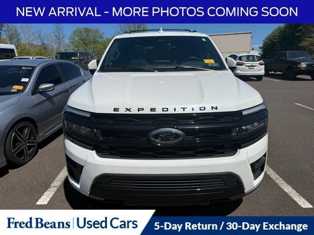 Used 2023 Ford Expedition Max Limited AWD/4WD image 2