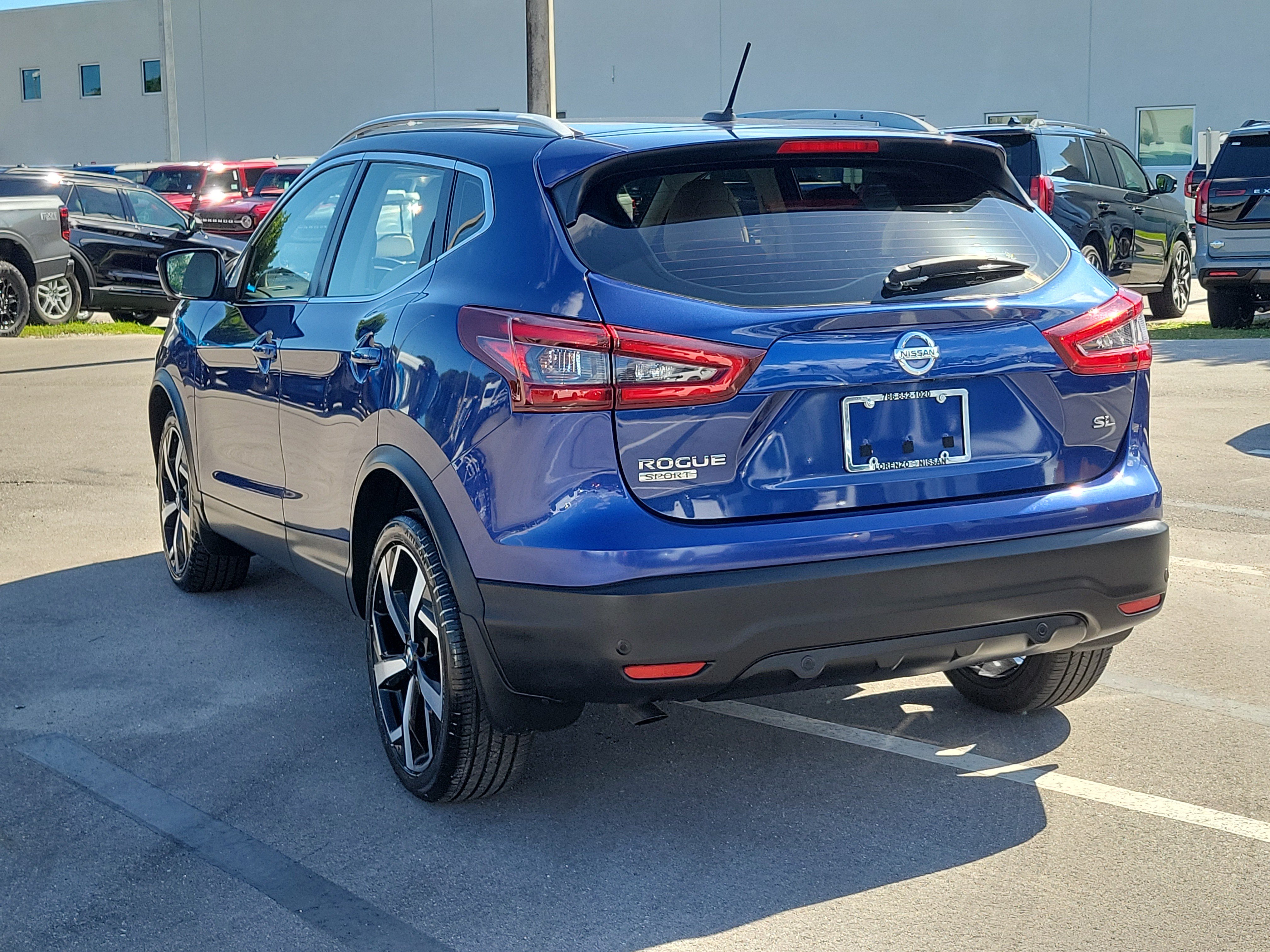 Used 2021 Nissan Rogue Sport SL w/ Premium Package FWD image 7