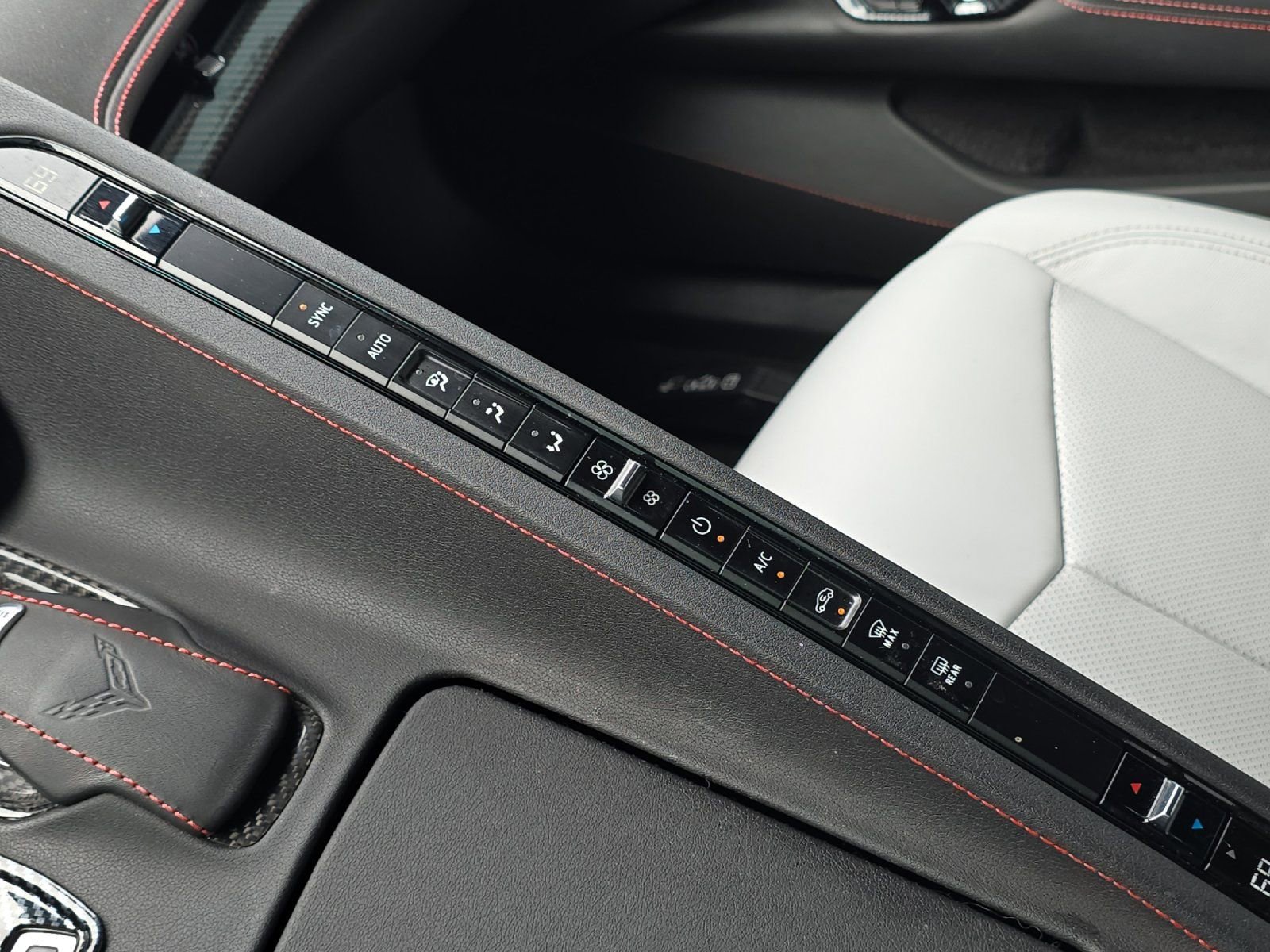 Used 2021 Chevrolet Corvette Stingray Coupe w/ Battery Protection Package RWD image 18