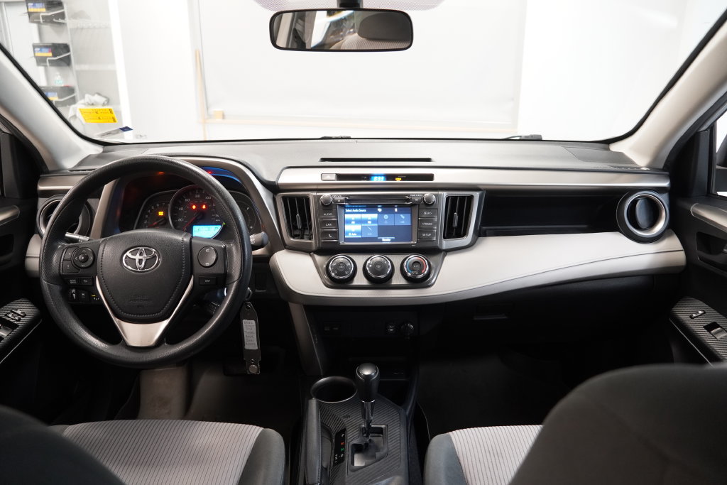Used 2014 Toyota RAV4 LE AWD/4WD image 18