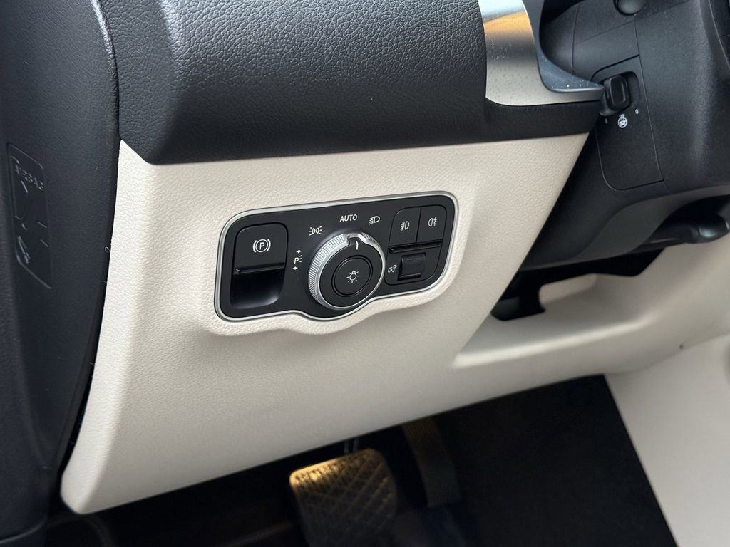 Certified 2025 Mercedes-Benz GLB 250 4MATIC image 20