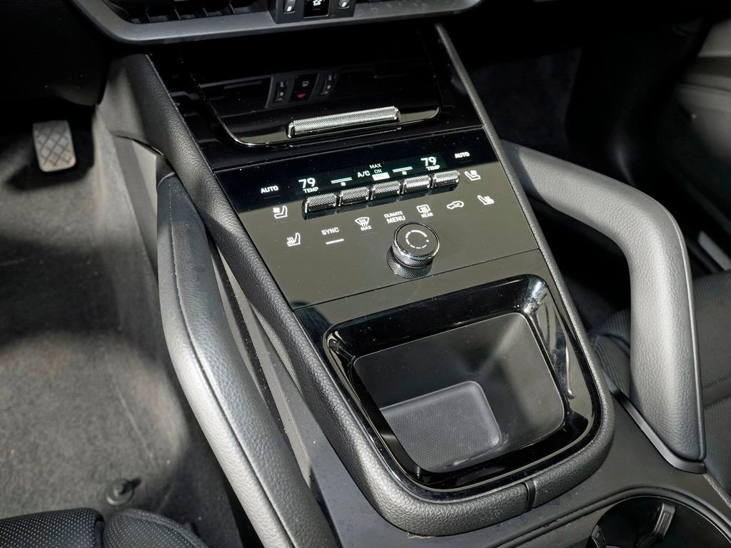 Certified 2024 Porsche Cayenne Coupe AWD/4WD image 30