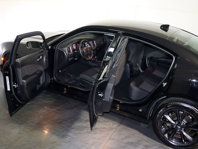 Used 2023 Dodge Charger SXT w/ Blacktop Package image 5