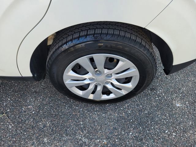 Used 2023 Kia Soul LX image 7