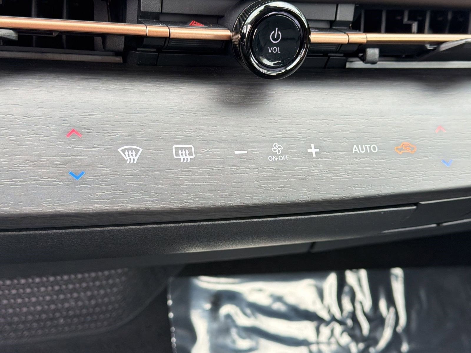 Used 2023 Nissan Ariya AWD image 24