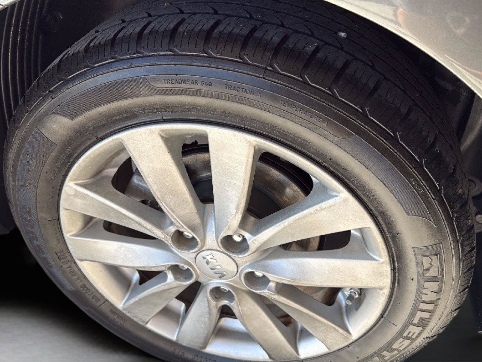 Used 2015 Kia Forte Koup EX FWD image 12