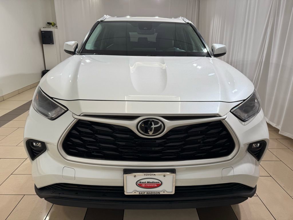 Certified 2022 Toyota Highlander XLE image 8