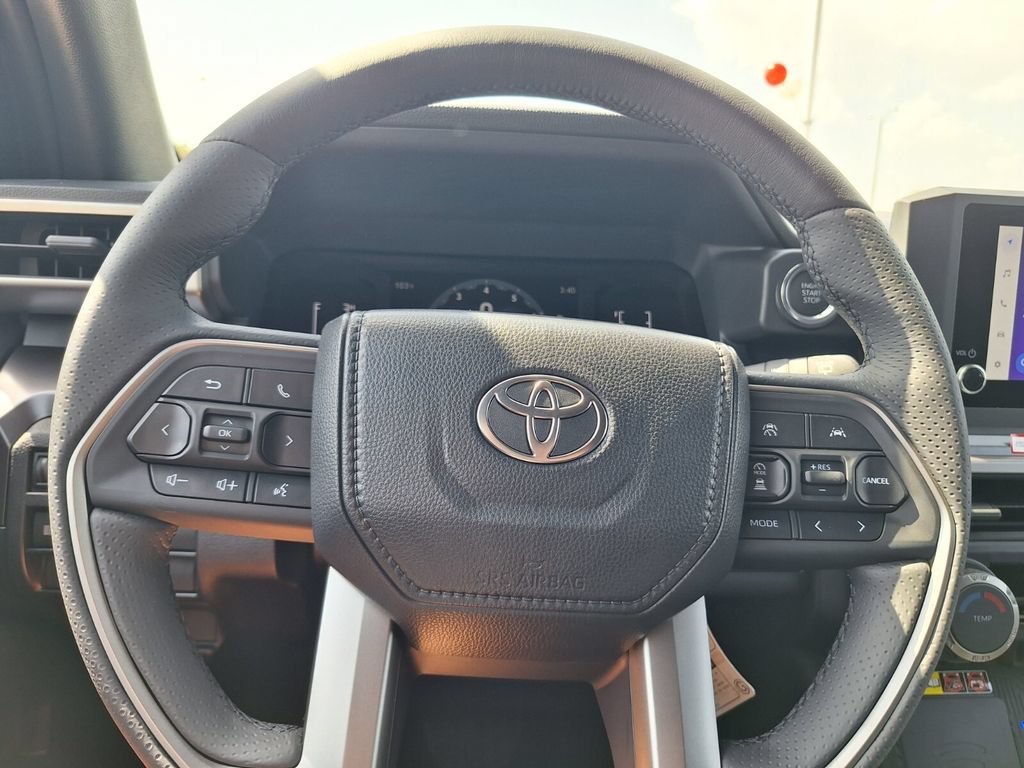New 2026 Toyota 4Runner SR5 AWD/4WD image 25