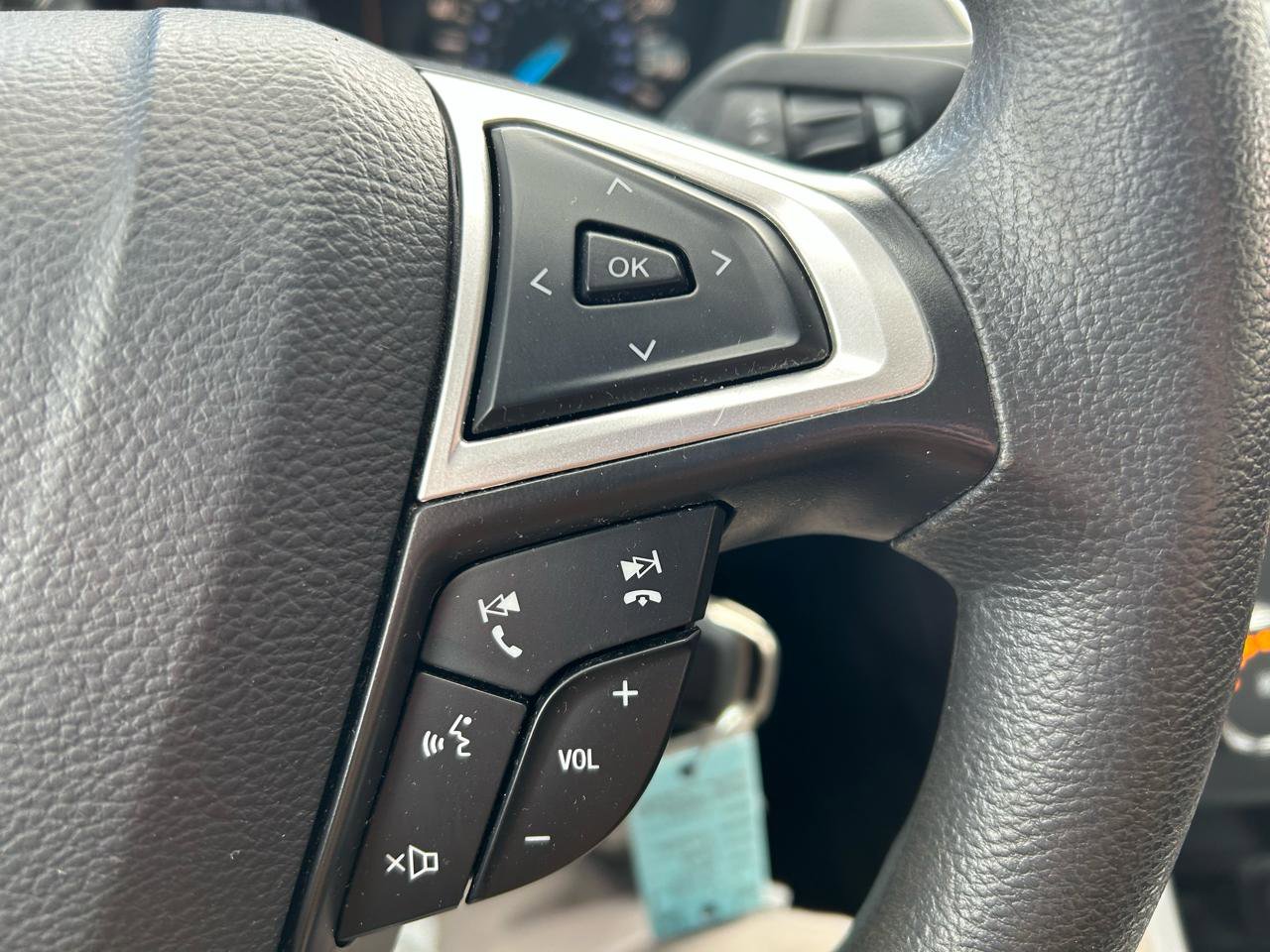 Used 2014 Ford Fusion SE FWD image 19