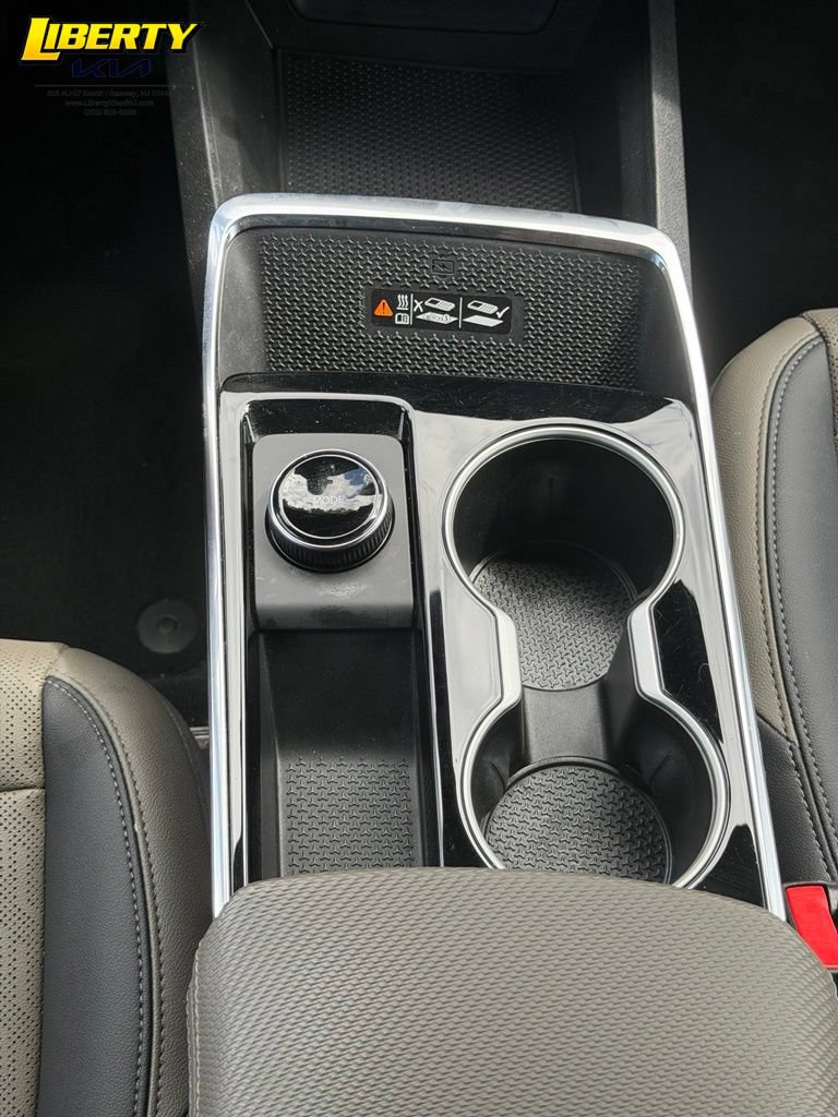 Used 2026 Chevrolet Equinox LT w/ Convenience Package II FWD image 15