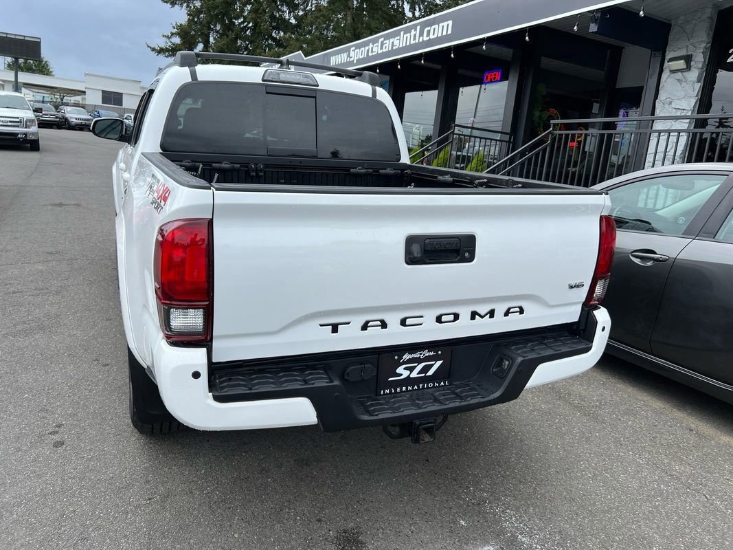 Used 2019 Toyota Tacoma TRD Sport w/ Technology Package AWD/4WD image 4