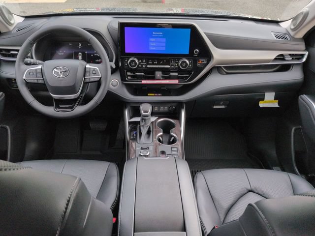 New 2026 Toyota Highlander Limited AWD/4WD image 15