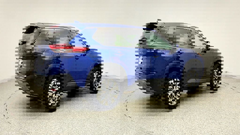 Used 2023 Nissan Rogue SV image 4