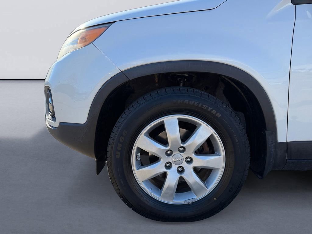 Used 2012 Kia Sorento LX w/ Convenience Pkg image 9