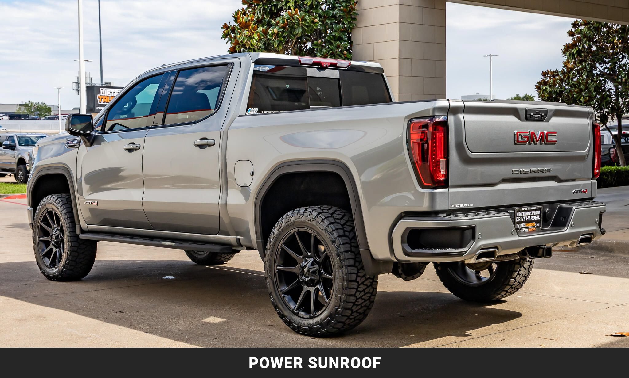 Used 2024 GMC Sierra 1500 AT4 w/ Technology Package AWD/4WD image 7