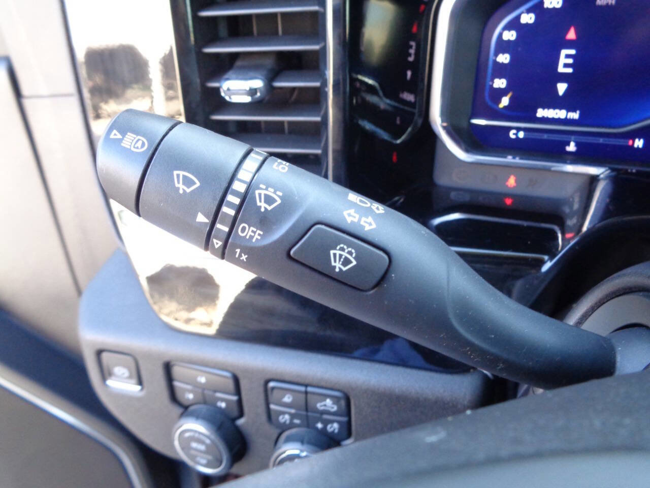 Used 2024 Chevrolet Silverado 2500 LT w/ Texas Edition image 90