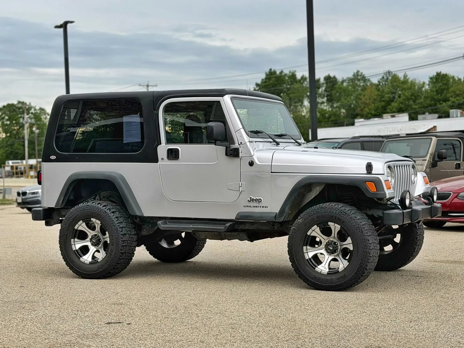 Used 2004 Jeep Wrangler 4WD image 2