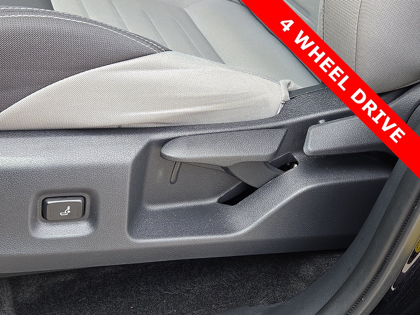 Used 2025 Toyota Tacoma TRD Sport AWD/4WD image 14