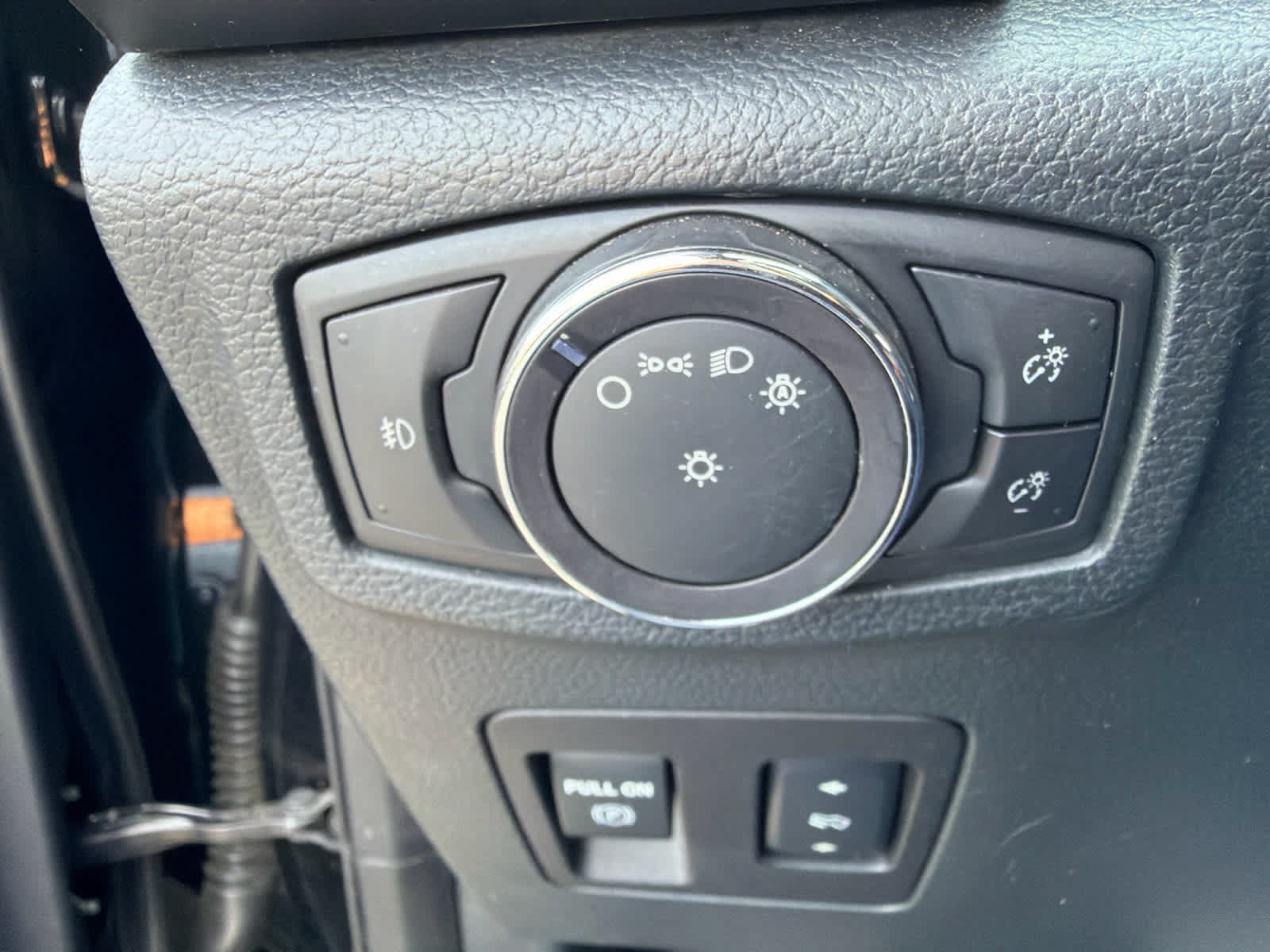 Used 2018 Ford Expedition Limited AWD/4WD image 18
