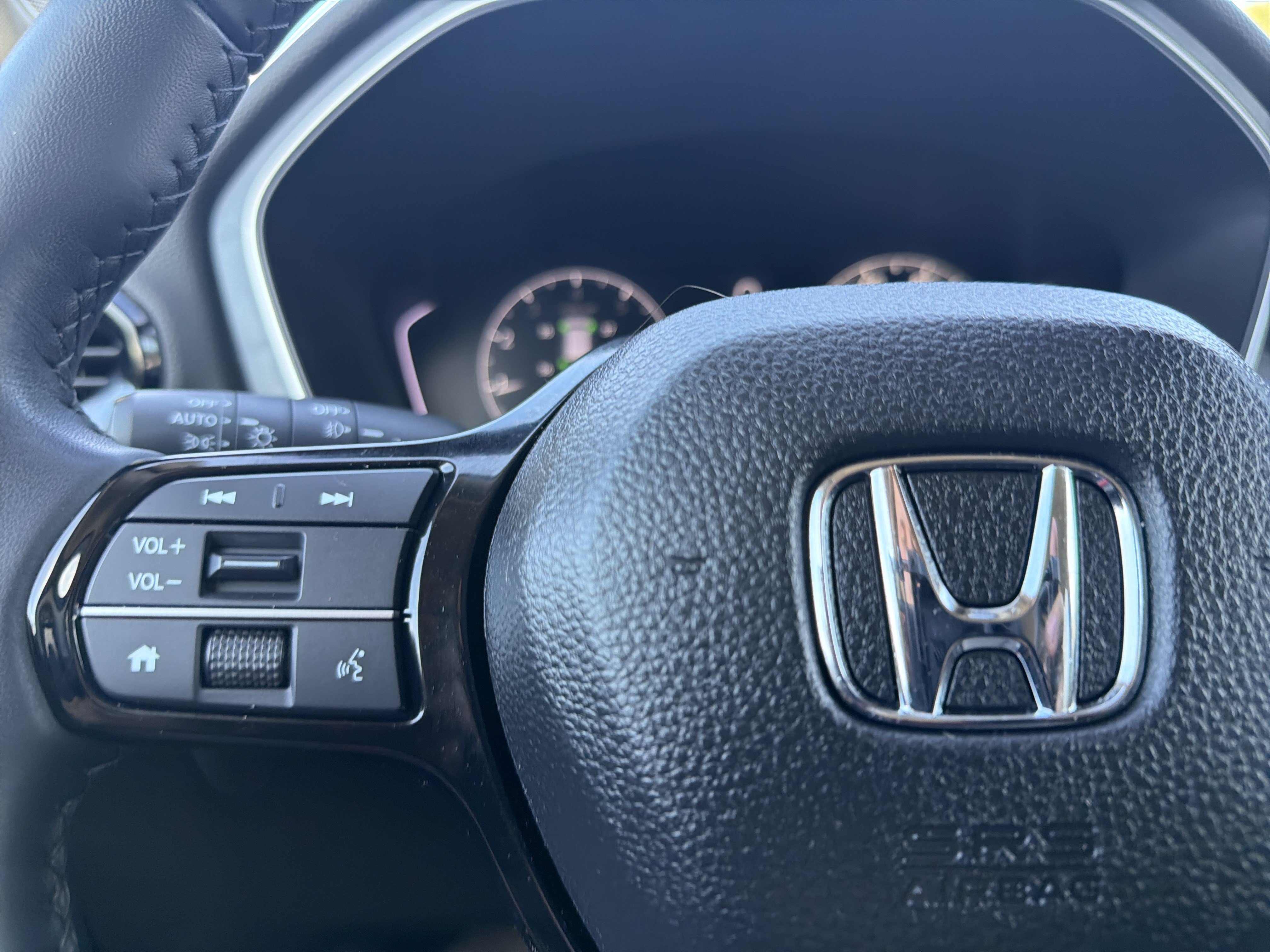 Used 2025 Honda Pilot EX-L image 10