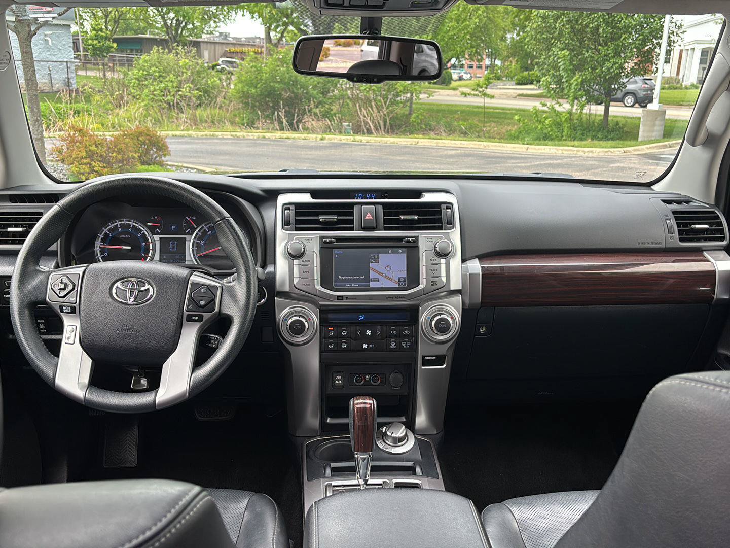 Used 2018 Toyota 4Runner Limited AWD/4WD image 30