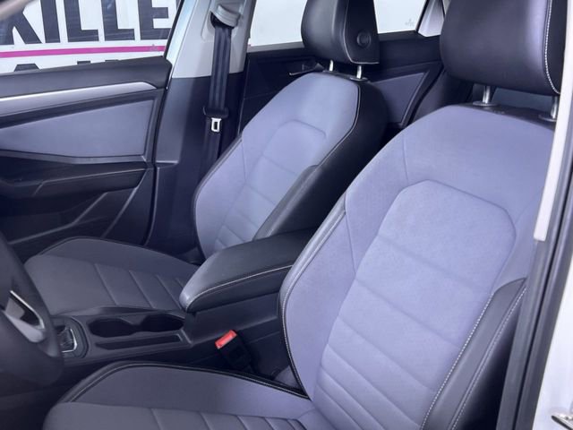 Used 2025 Volkswagen Jetta SE w/ Sunroof Package image 11